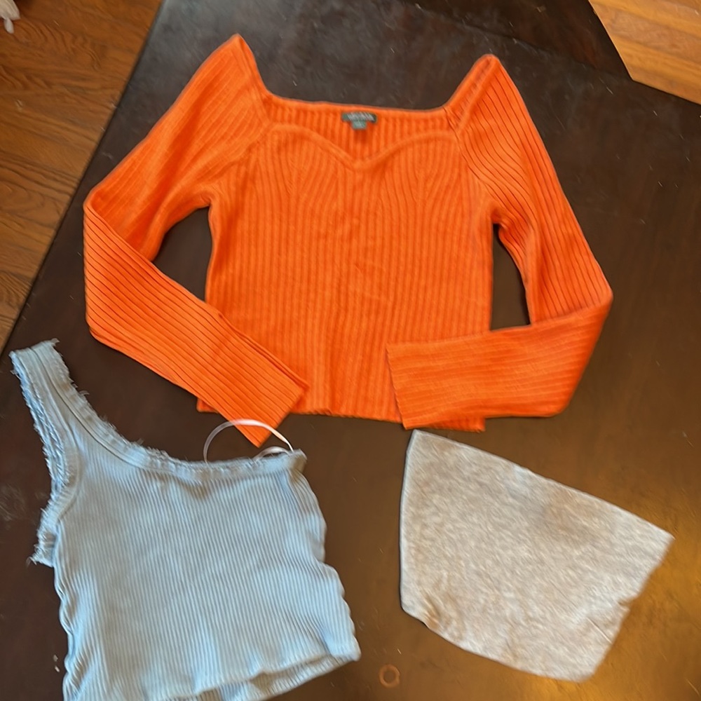 Bundle of 3 tops